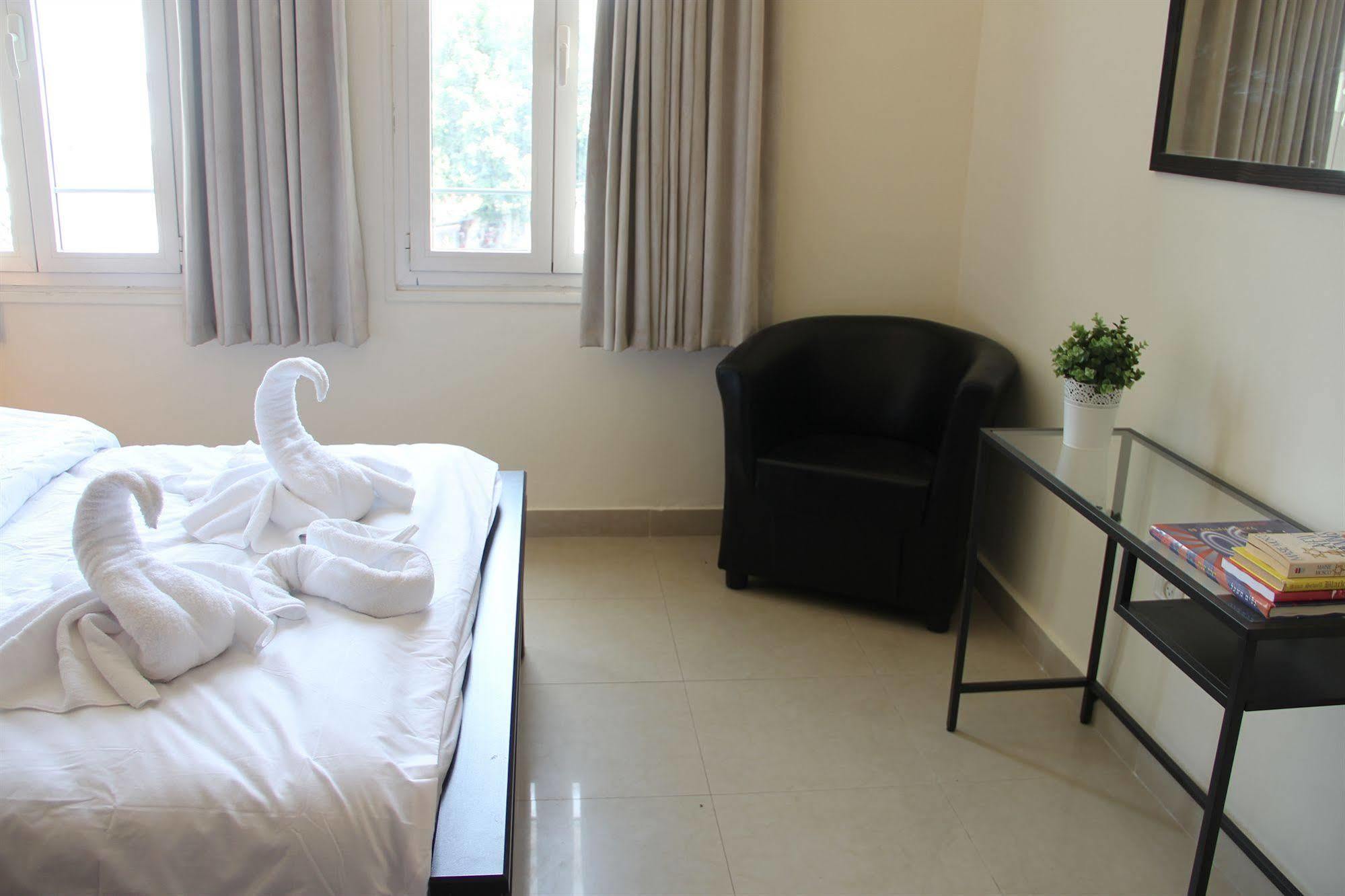 Allenby Bauhaus Apartments Tel Aviv Exterior photo